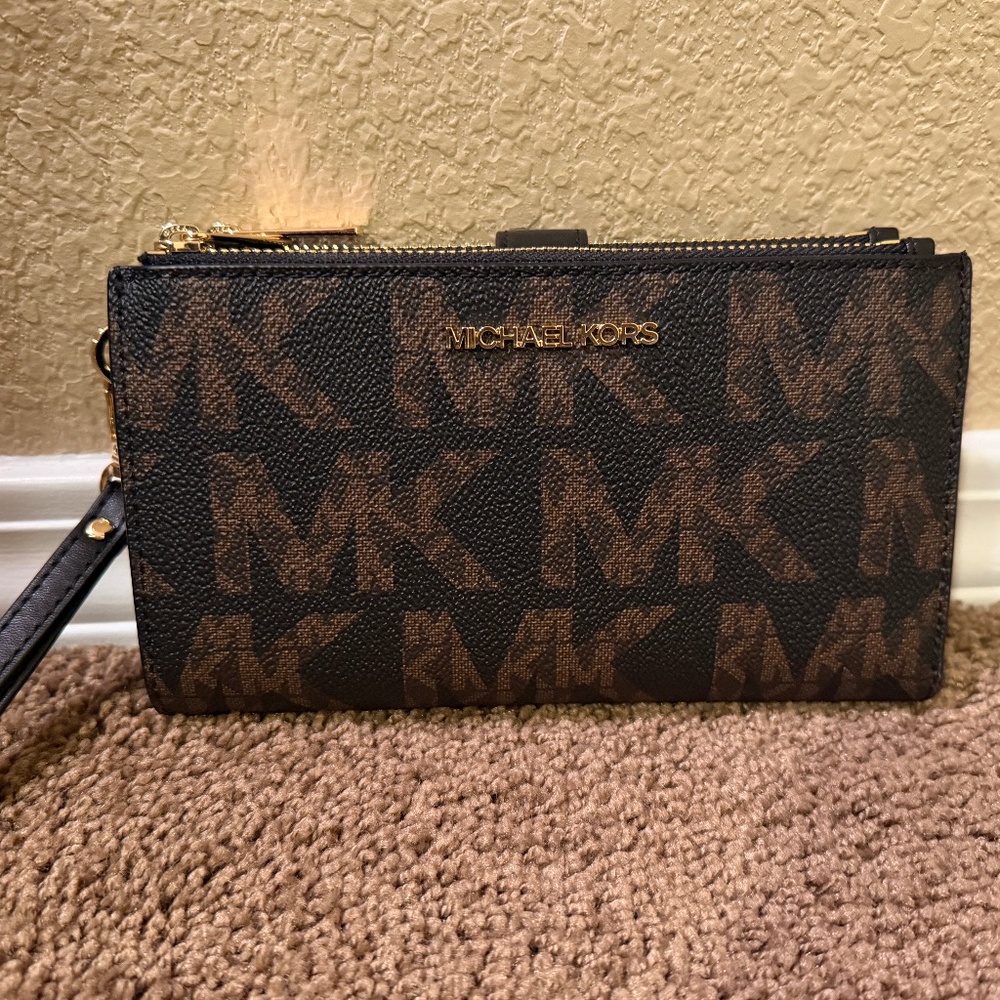 Authentic Michael Kors Wallet/Wristlet